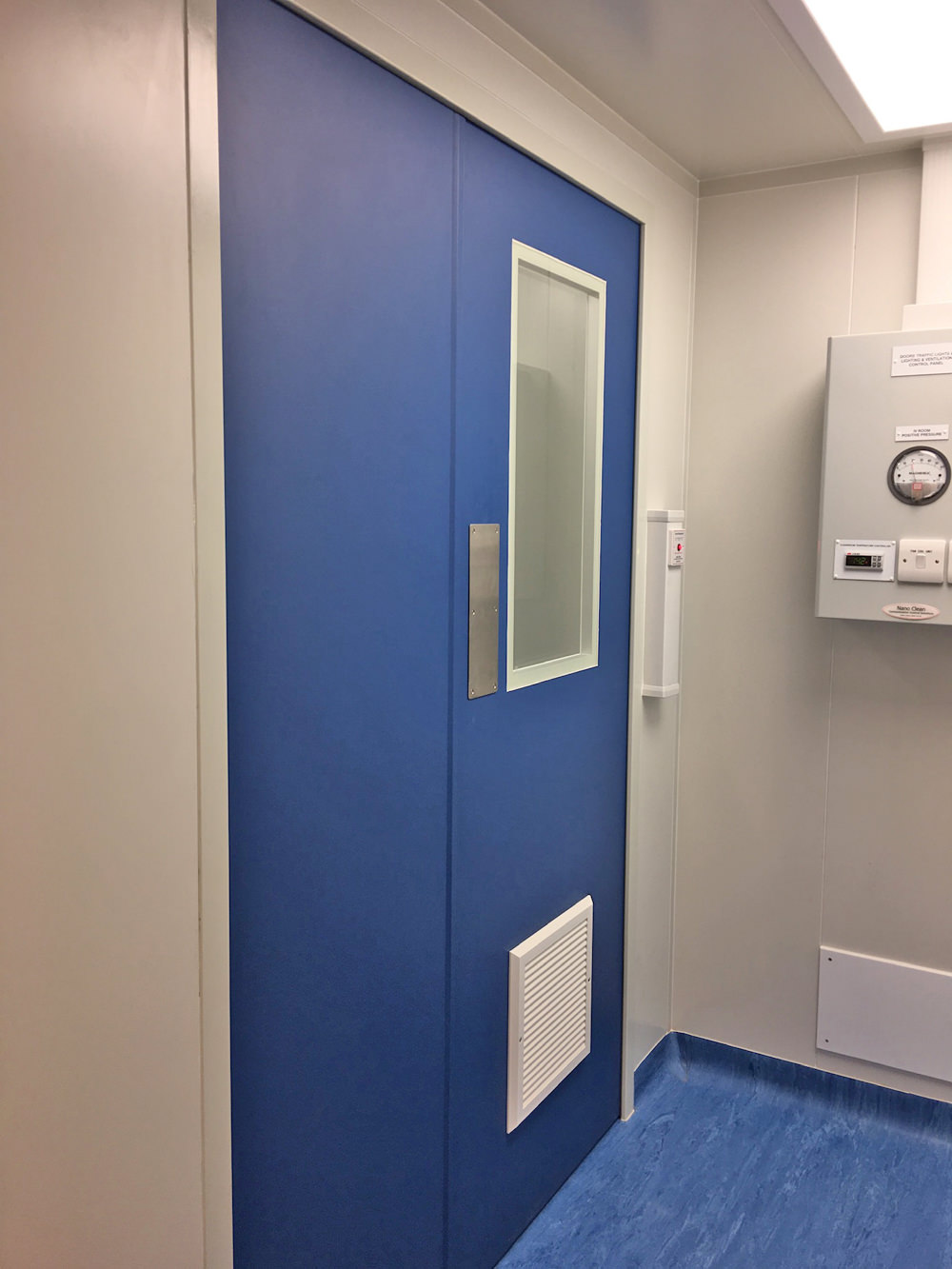 ISO 7 Hazardous Drugs Buffer Room with Class II A2 Safety Cabinets
